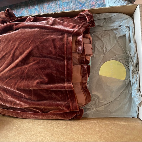 Revelry Micah Convertible Velvet Dress in Terracotta Size Small NWT Bridesmaid - Picture 7 of 8